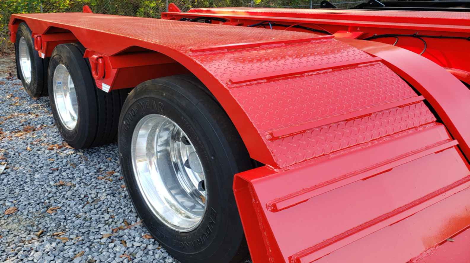 load bearing wheel covers for heavy haul trailers